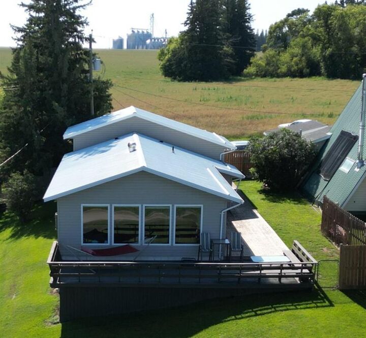 Property Photo: 69 Centennial Drive MB R0J 1H0