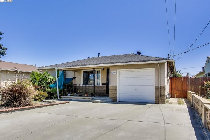 Property Photo:  32364 Payne St  CA 94544 