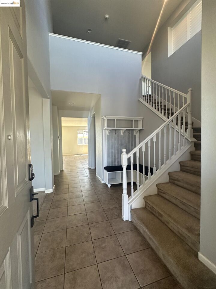 Property Photo:  649 Poplar Ct  CA 94561 
