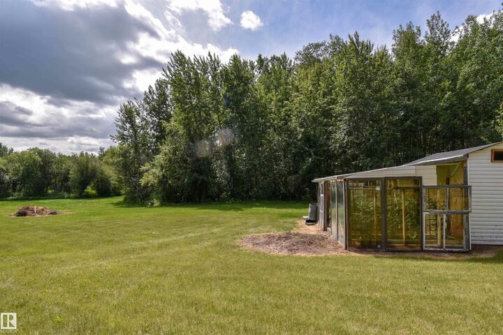 Property Photo:  3, 54429 Ste. Anne Trail  AB T0E 0A0 