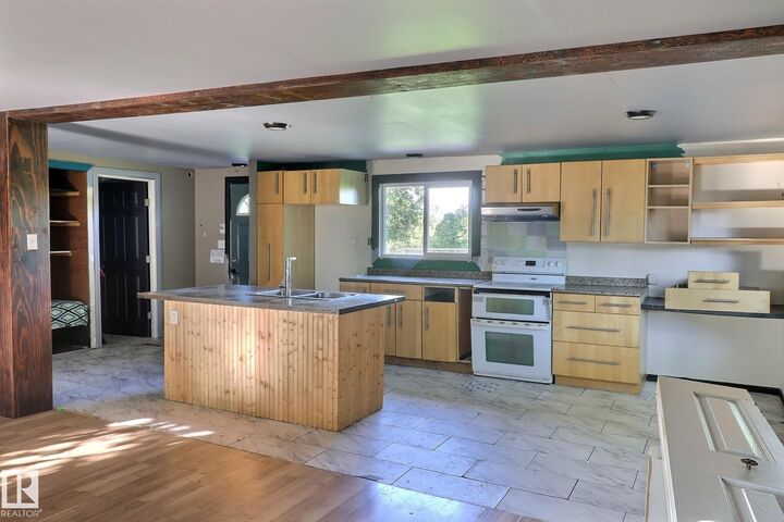 Property Photo:  537 Evergreen Park NW  AB T5Y 4M2 