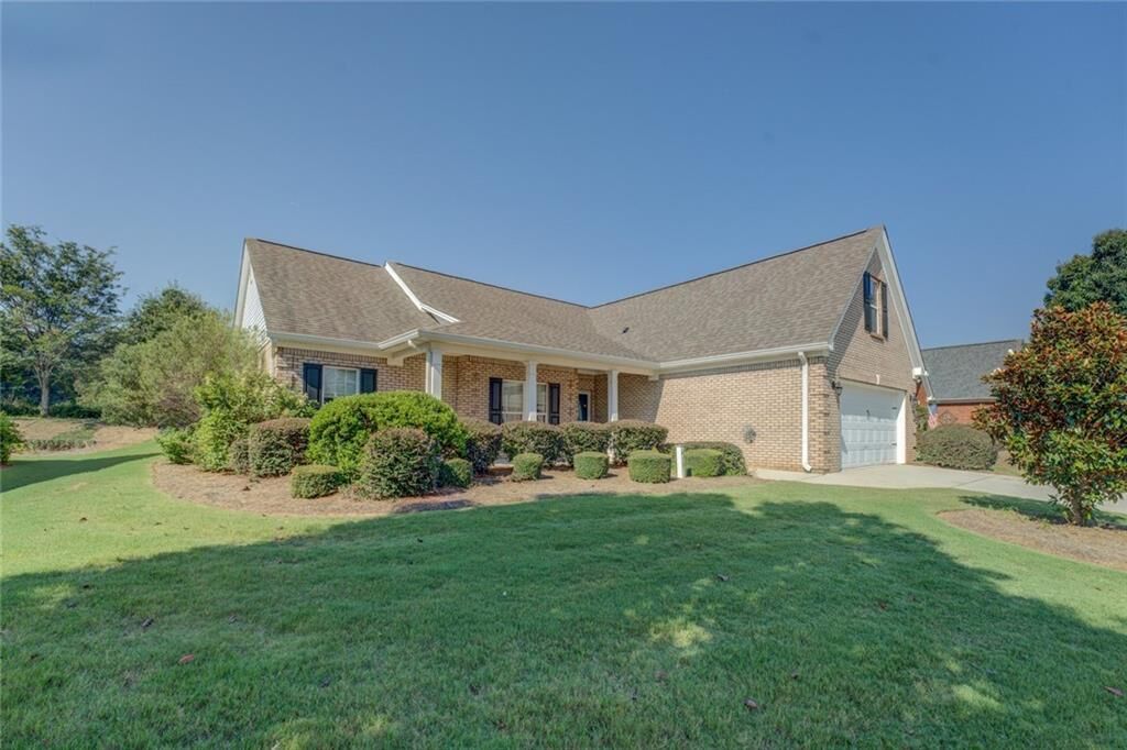 Property Photo: 413 Crossroads Drive GA 30025