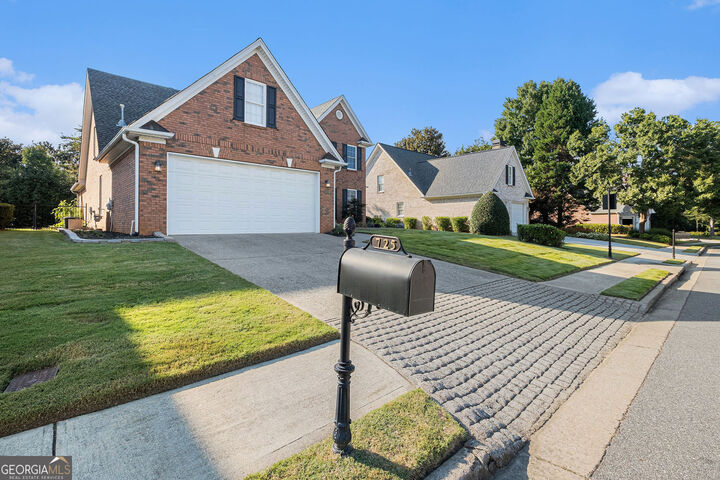 Property Photo:  725 Windsor Place Circle SW  GA 30017 