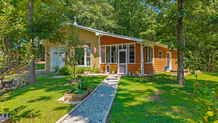 Property Photo:  63 County Road 100  TN 37322 