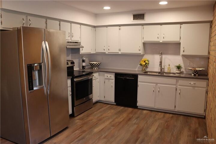 Property Photo: 2408 N 19 1/2 Street TX 78501