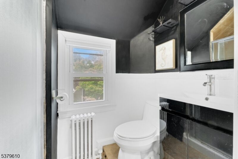 Property Photo:  88 Stanhope Rd  NJ 07871 