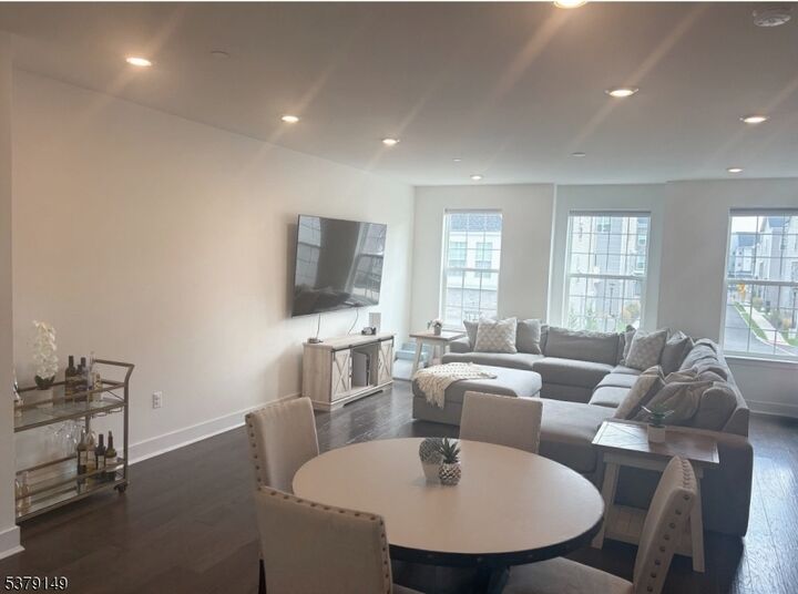 Property Photo:  4 McCluskey Pl  NJ 07950 