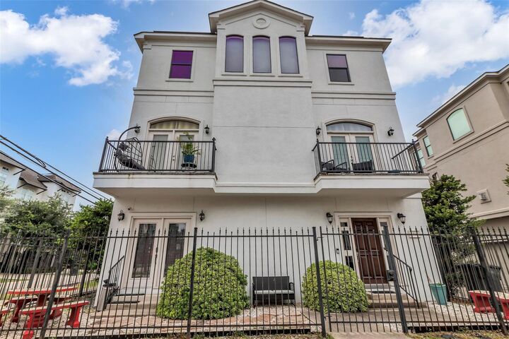 Property Photo:  5501 Petty Street  TX 77007 