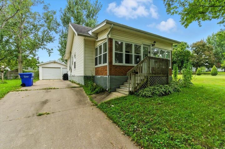 Property Photo: 418 NW 1st Avenue IA 50662