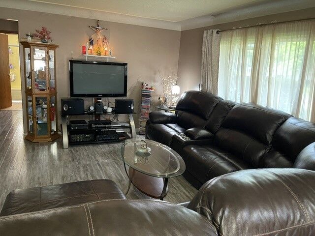 Property Photo: 3018 Shawnee Avenue IA 50310