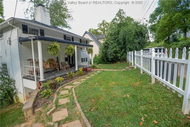 Property Photo:  1004 Northway Drive  WV 25177 