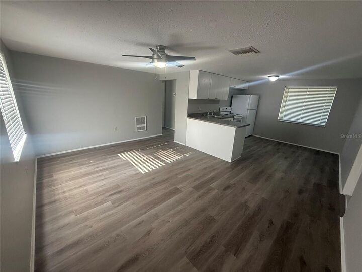 Property Photo: 860 Michigan Avenue FL 34223