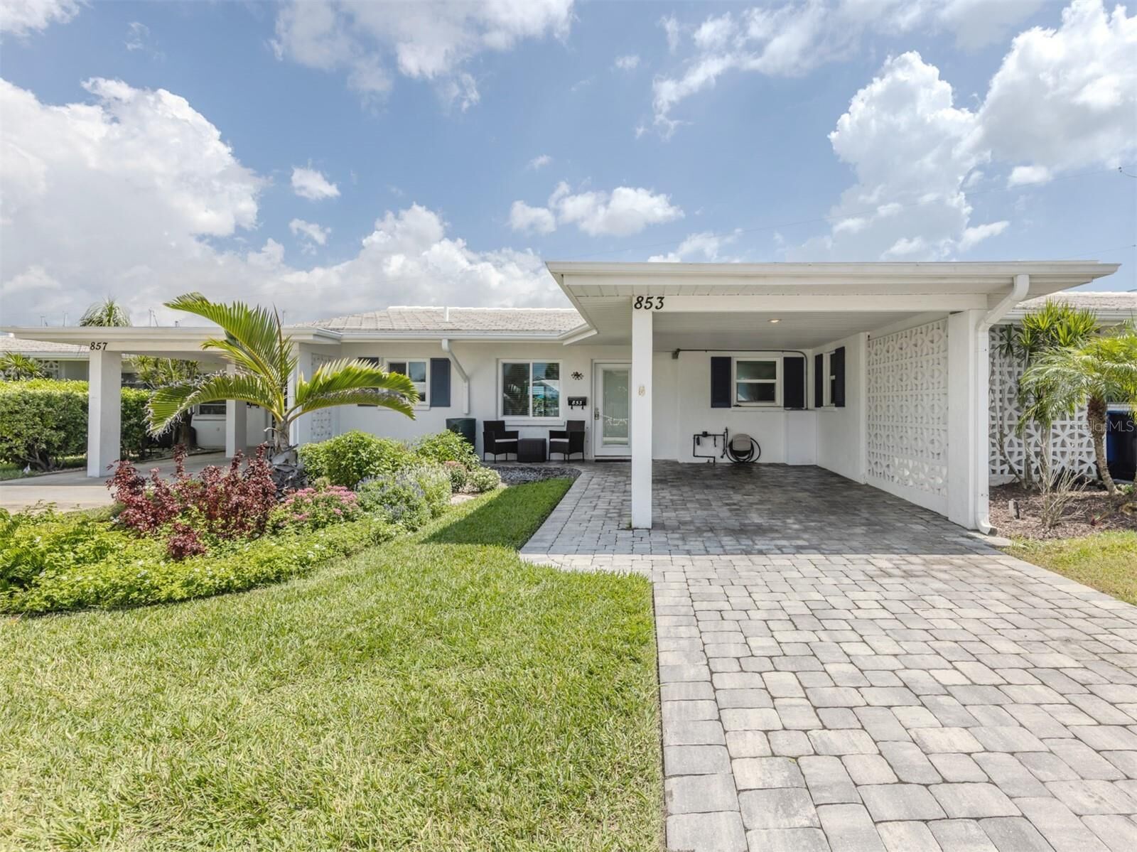 Property Photo:  853 White Cap Circle 18  FL 34285 
