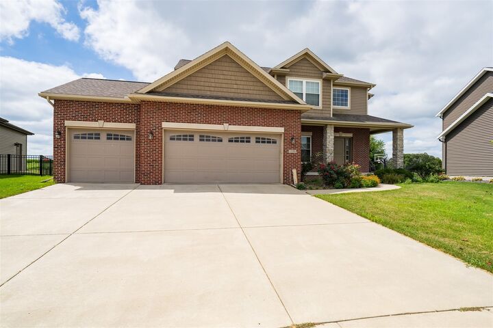 1525 Stoneroller Circle  Bloomington IL 61705 photo