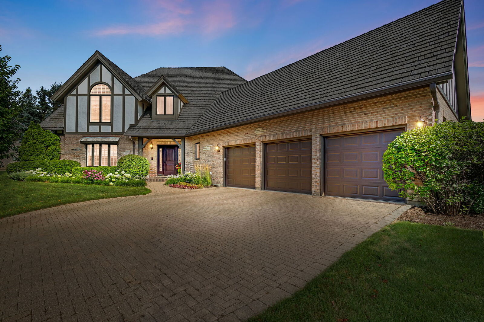 Property Photo:  804 Kenmare Drive  IL 60527 