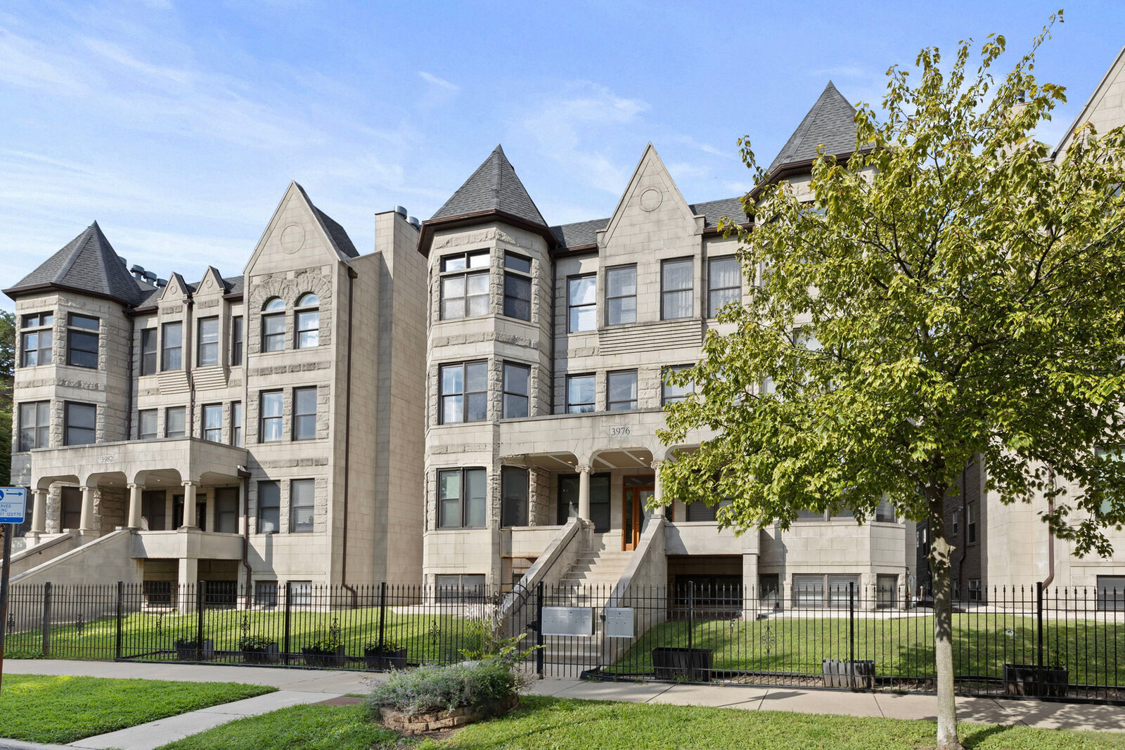 Property Photo:  3976 S Ellis Avenue Gs  IL 60653 