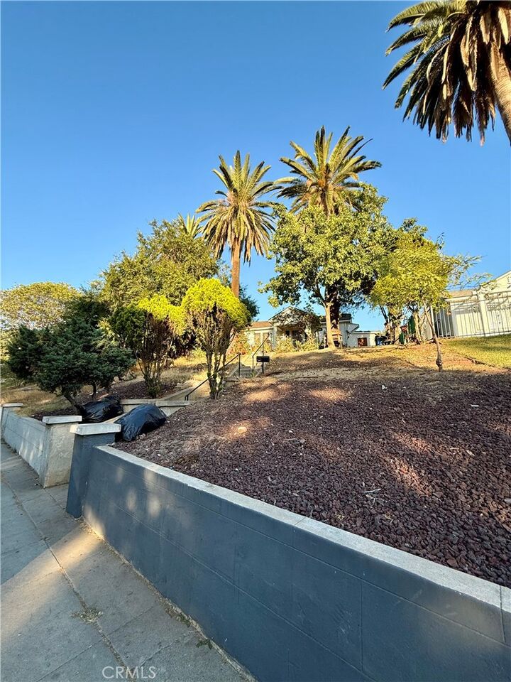Property Photo: 1016 S Grande Vista Avenue CA 90023