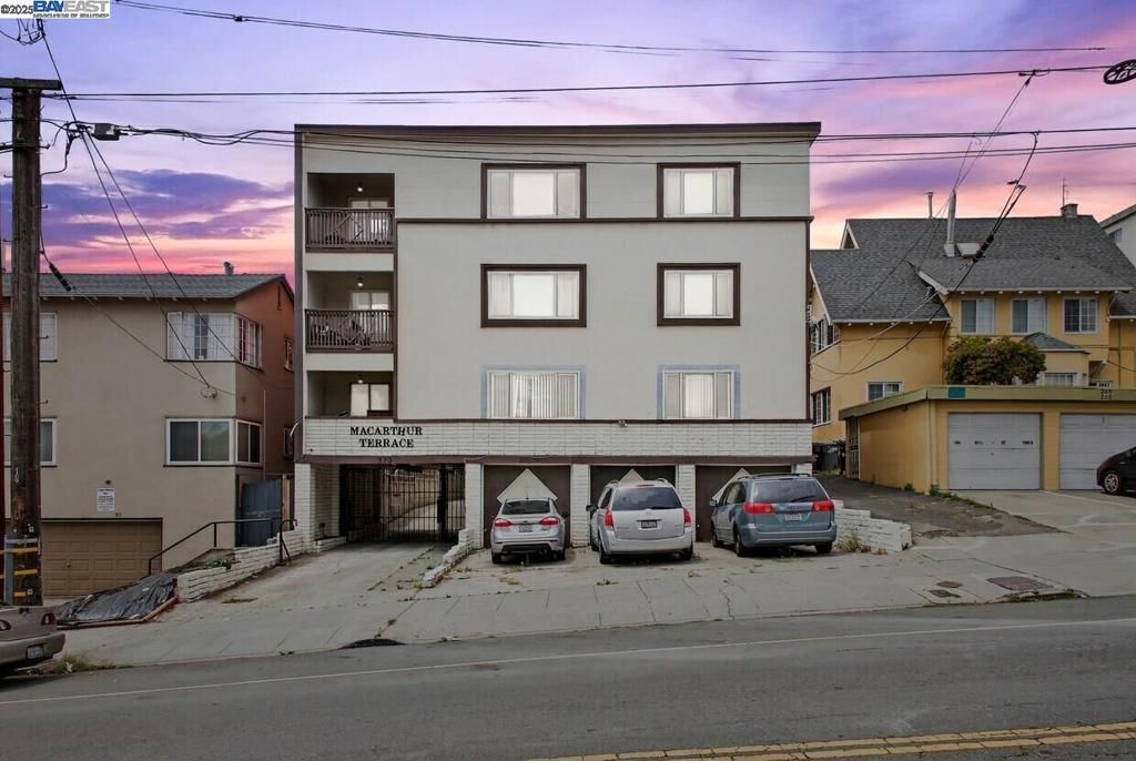 Property Photo:  273 Macarthur Blvd  CA 95610