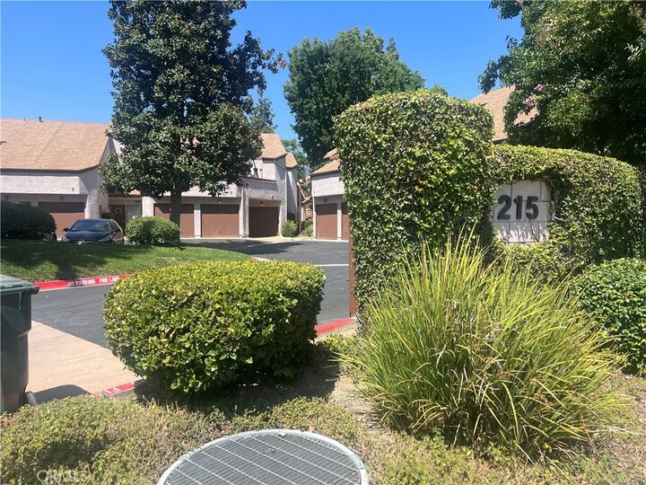 215 E Chestnut Avenue D  Monrovia CA 91016 photo