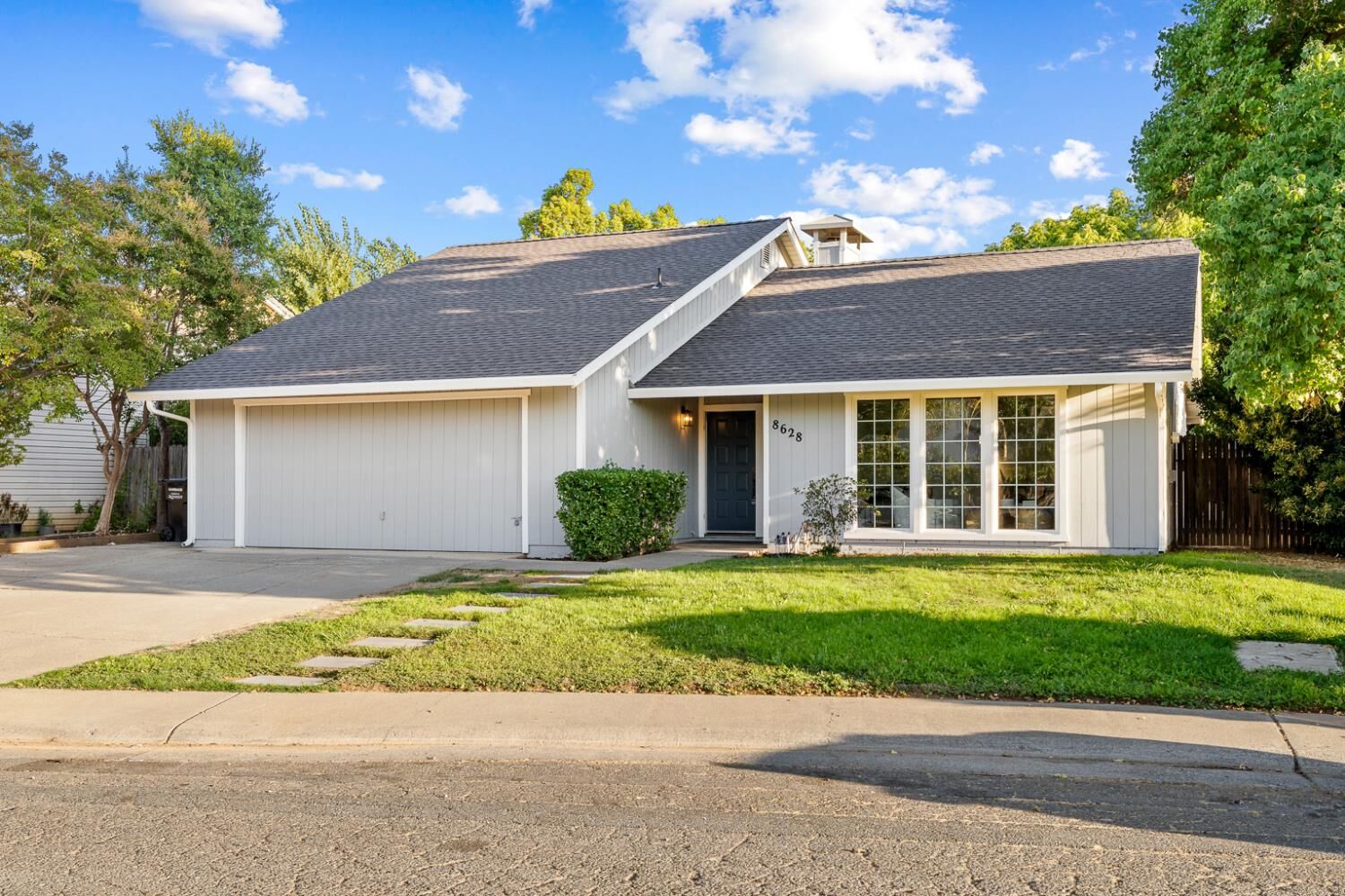 Property Photo:  8628 Prairiewoods Drive  CA 95828 