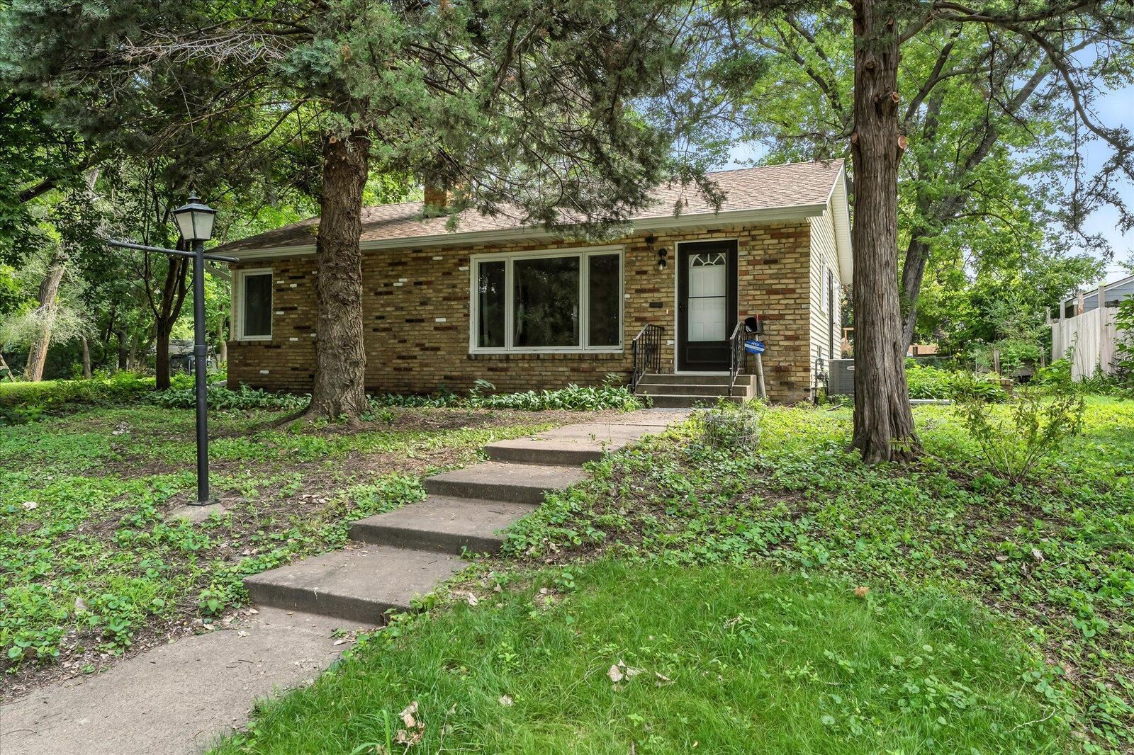 Property Photo:  4730 Xerxes Avenue N  MN 55430 