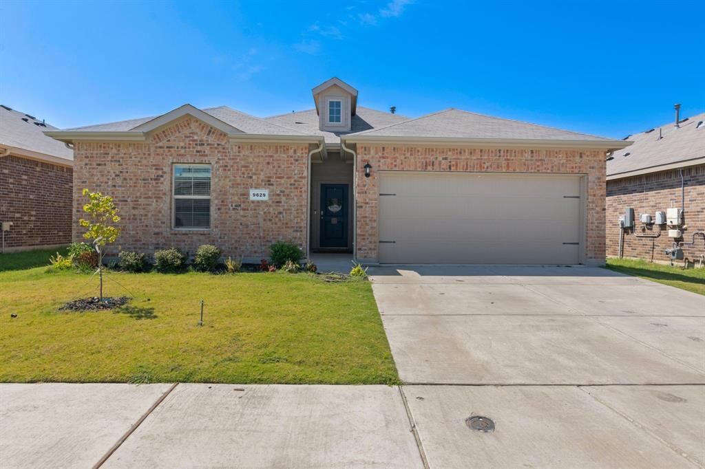 Property Photo:  9629 Calhoun Falls Drive  TX 76108 