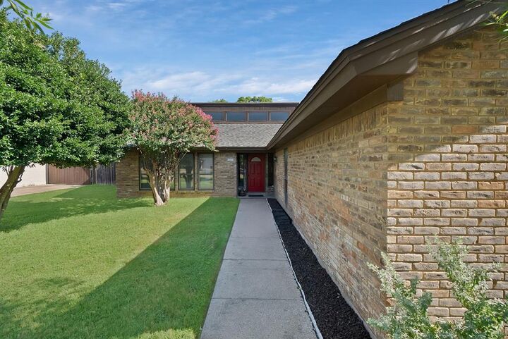 Property Photo:  1023 Auburn Drive  TX 76012 