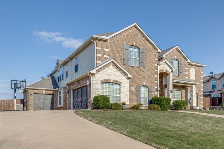Property Photo: 609 Sunrise Drive TX 76060