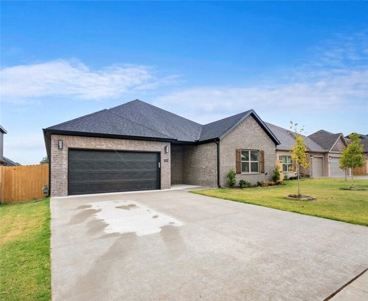 Property Photo: 7105 SW High Meadow Boulevard AR 72713