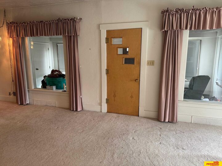 Property Photo:  412 S 12th Street  NE 68061 