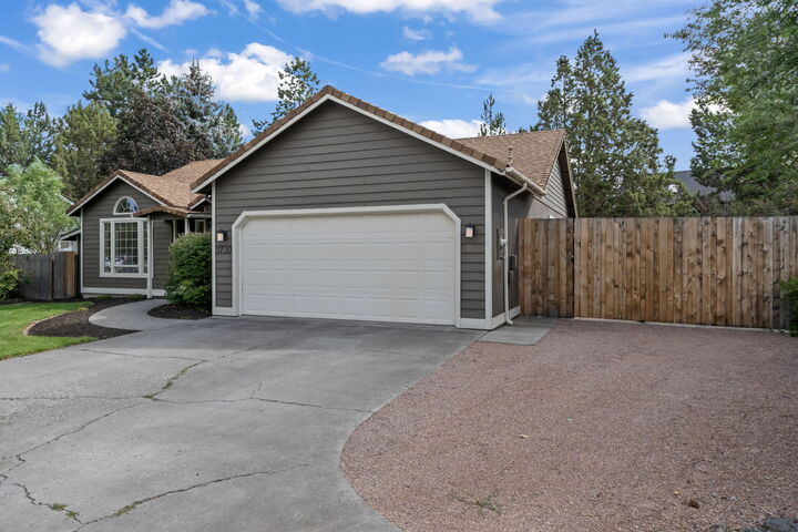 Property Photo:  1730 SE Virginia Road  OR 97702 