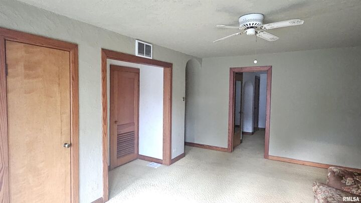 Property Photo:  641 Royal Court  IL 61520 