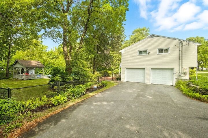 Property Photo: 5 Brookside Circle MA 01720