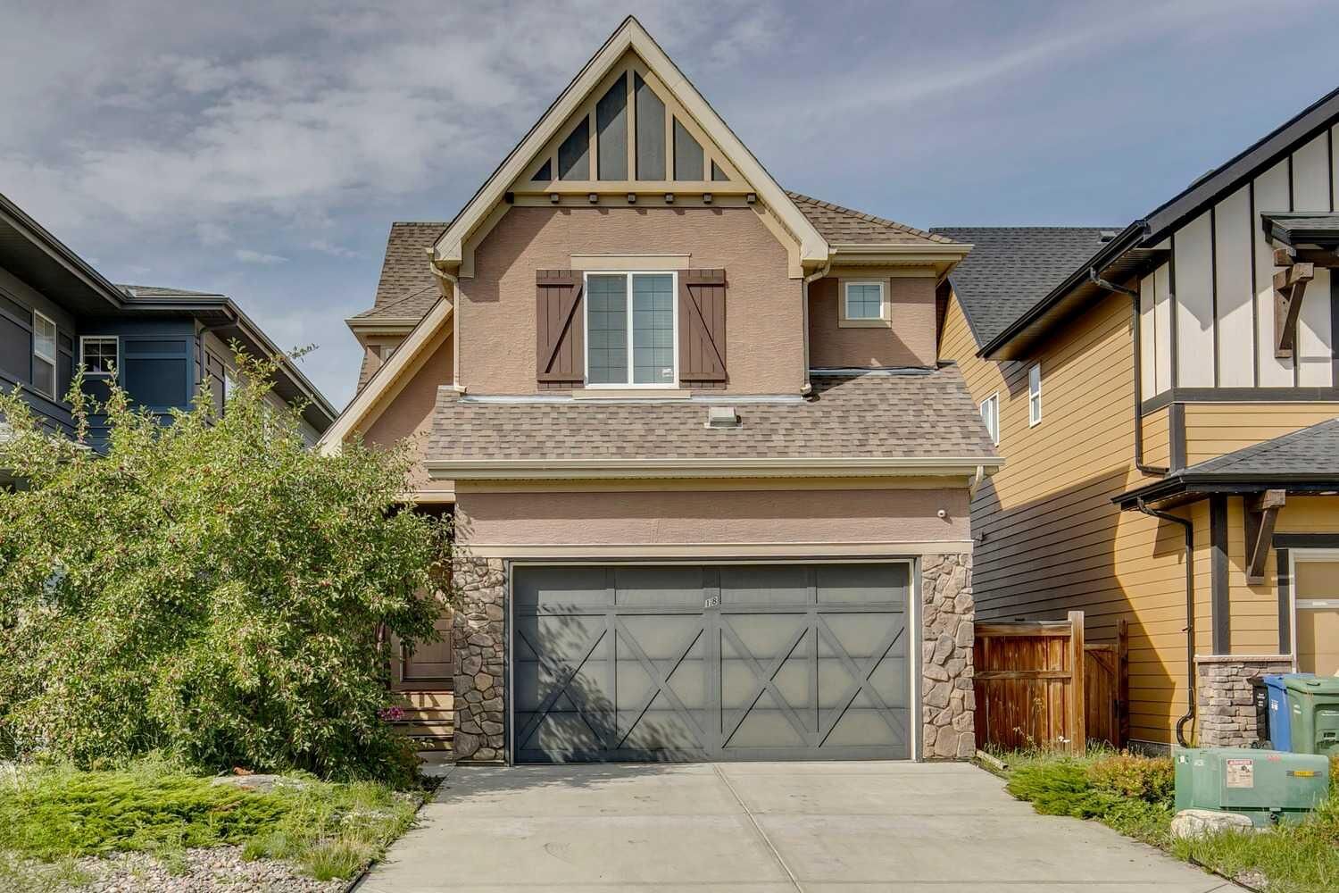 Property Photo:  18 Marquis Cove SE  AB T3B 1V8 