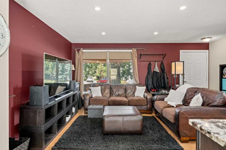 Property Photo:  150 Shawmeadows Road SW  AB T2Y 1B3 