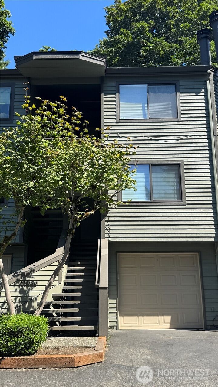 Property Photo:  11630 NE 70th Place B  WA 98033 