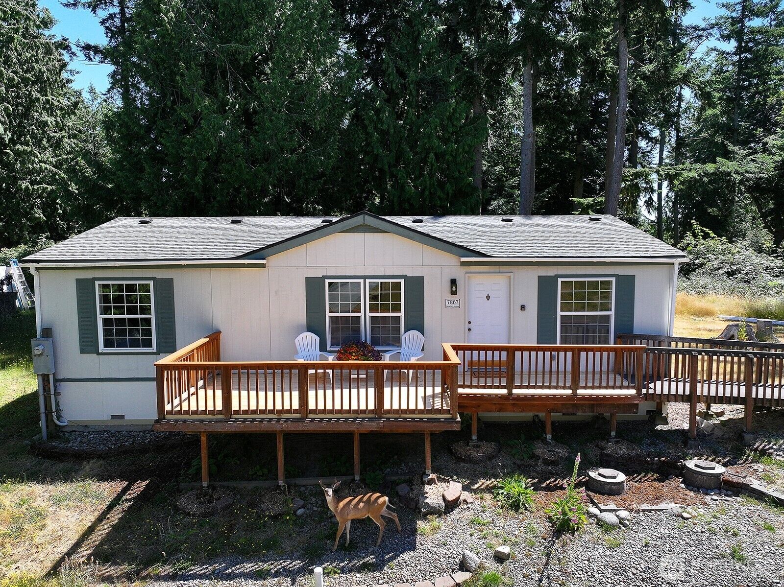 Property Photo: 7867 Decatur Avenue WA 98236