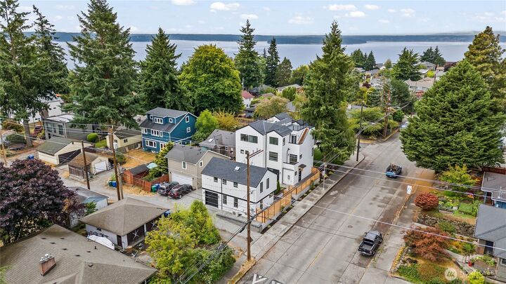 Property Photo: 5121 SW Genesee Street WA 98116
