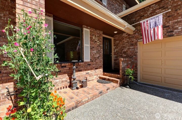 Property Photo:  680 SE Prospect Street  WA 98532 