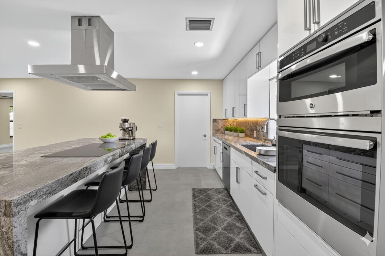 Property Photo: 6251 Hitchin Post Way FL 33484