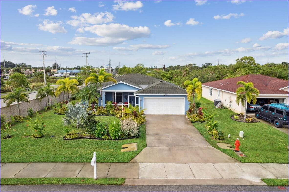 Property Photo:  6529 Las Palmas Way Way  FL 34952 