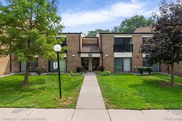 Property Photo: 18415 University Park Drive MI 48152