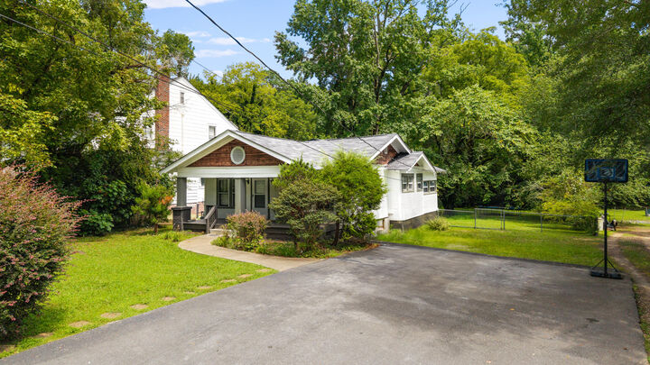 Property Photo:  220 Tunnel Boulevard  TN 37411 