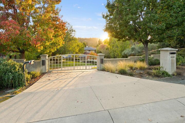 26140 Rancho Manuella Lane  Los Altos Hills CA 94022 photo