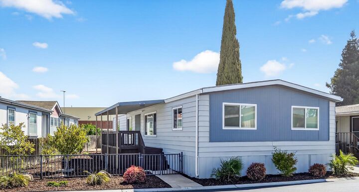 Property Photo: 2151 Oakland Road 14 CA 95131