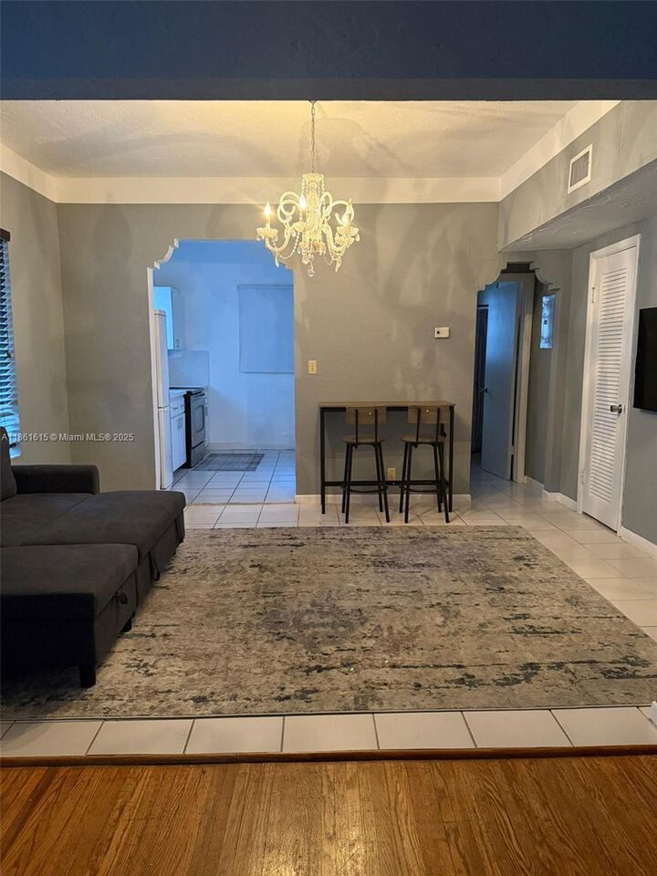 Property Photo:  935 9th St 2A  FL 33139 