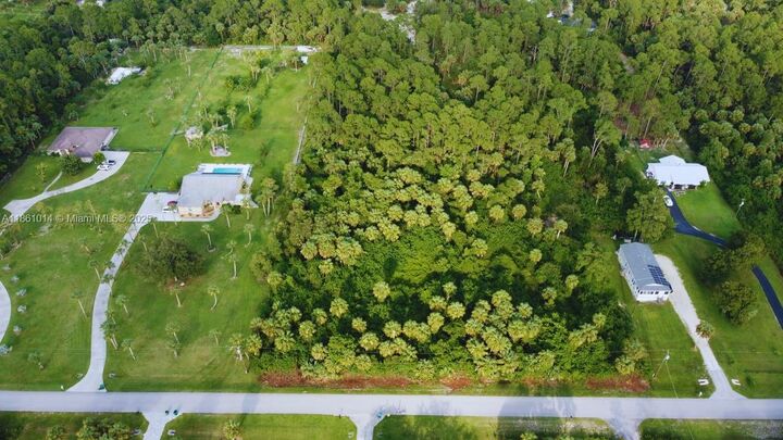 Property Photo:  0 31st SW  FL 34117 