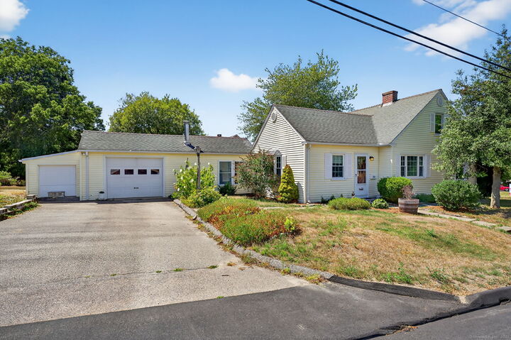 32 South Broad Street  Stonington CT 06379 photo