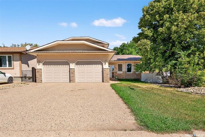 602 Duffield Street W  Moose Jaw SK S6H 5J3 photo