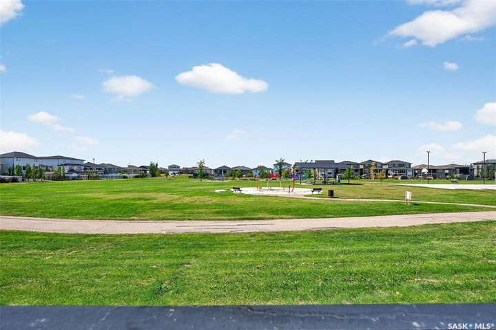 Property Photo:  1746 11th Avenue NW  SK S6J 0B3 